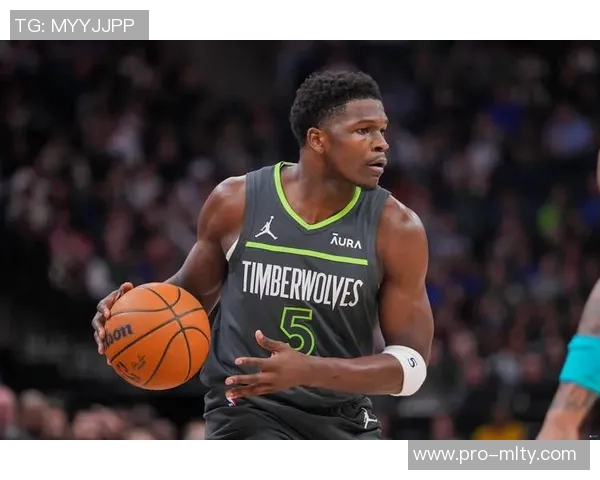 森林狼半场苦战爵士落后2分爱德华兹状态低迷戈贝尔贡献12分7篮板马卡表现抢眼拿下15分